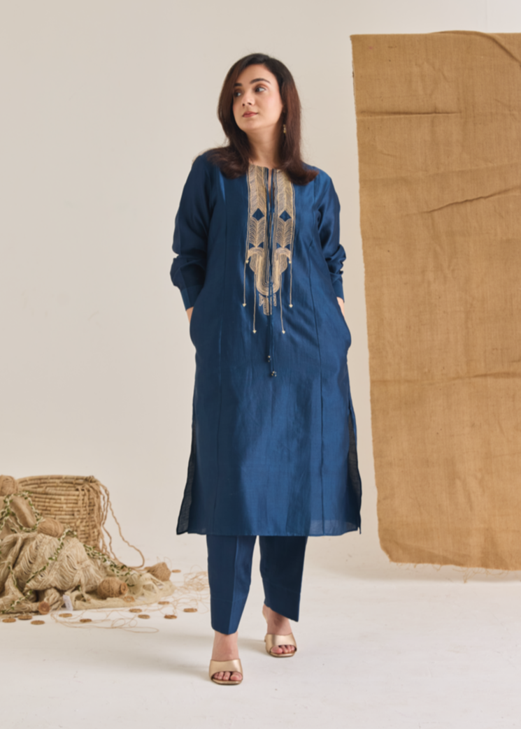 Long Jute Embroidered Kurta Set With Cocoon Pants
