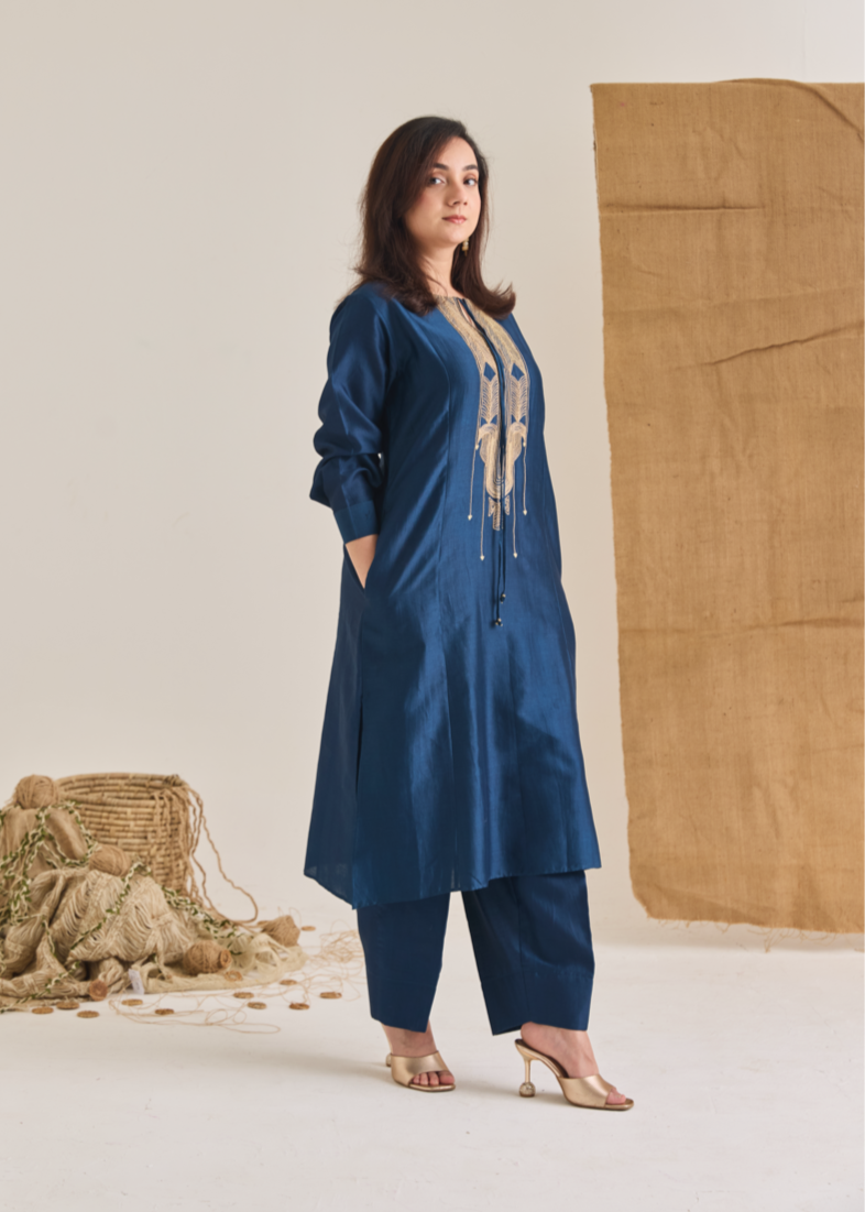 Long Jute Embroidered Kurta Set With Cocoon Pants
