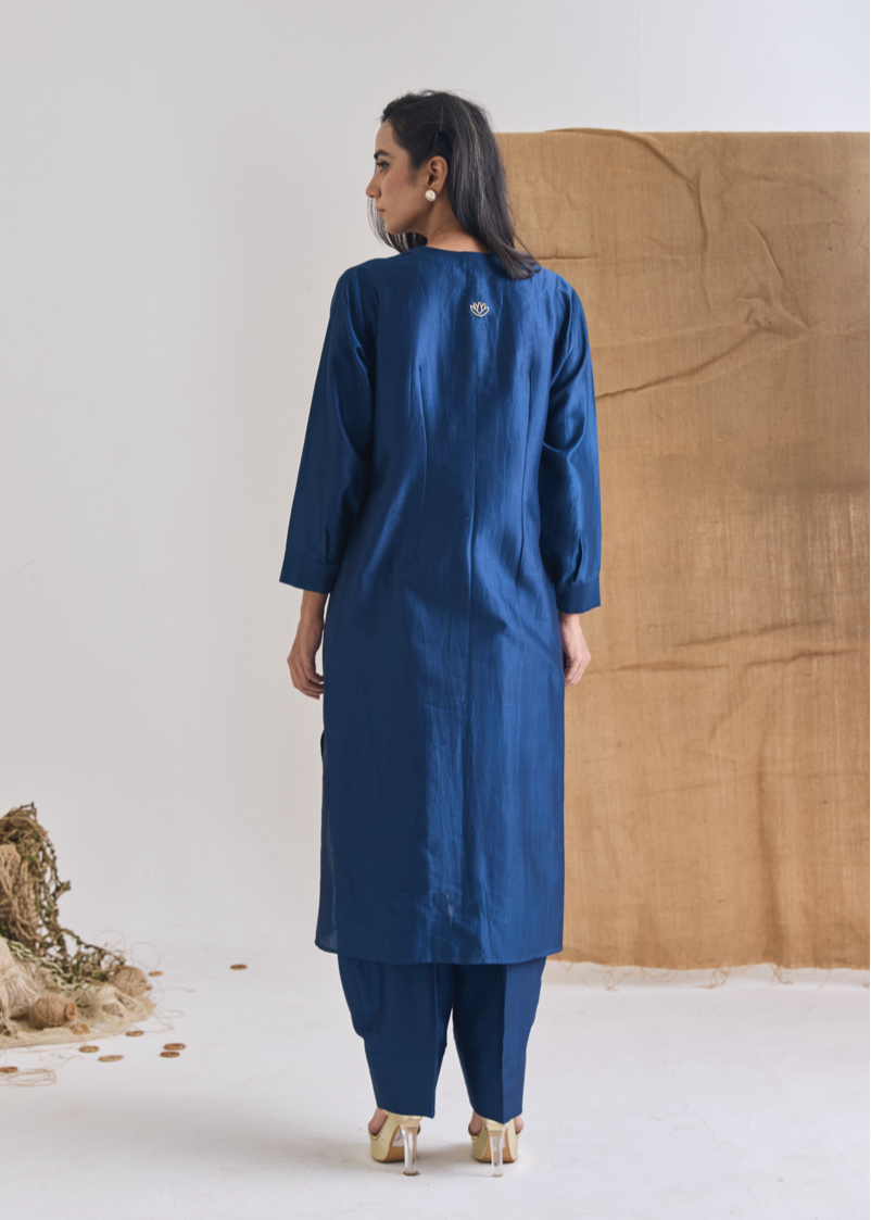 Long Jute Embroidered Kurta Set With Cocoon Pants