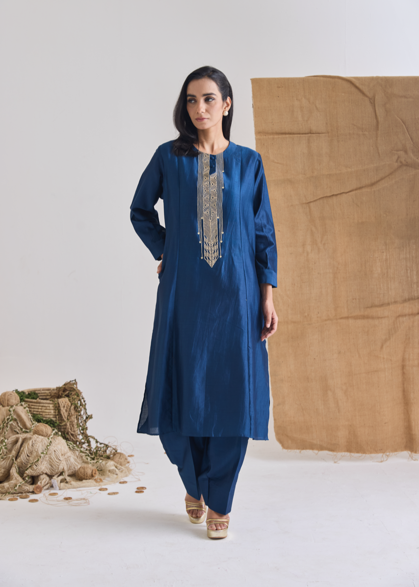 Long Jute Embroidered Kurta Set With Cocoon Pants