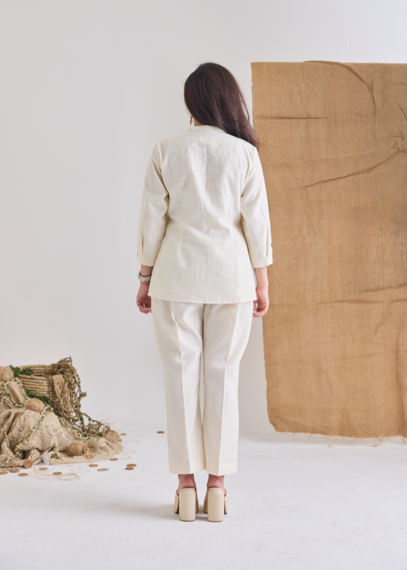 Short Jute Embroidered Kurta Set With Pants