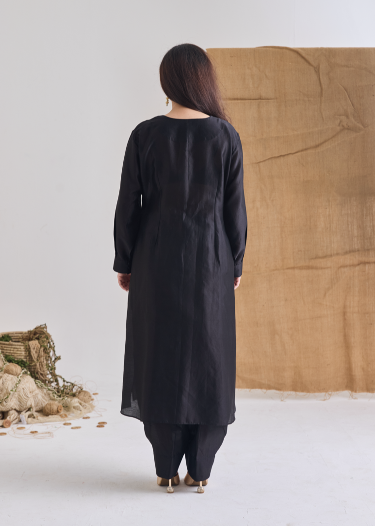 Long Jute Embroidered Kurta Set With Cocoon Pants
