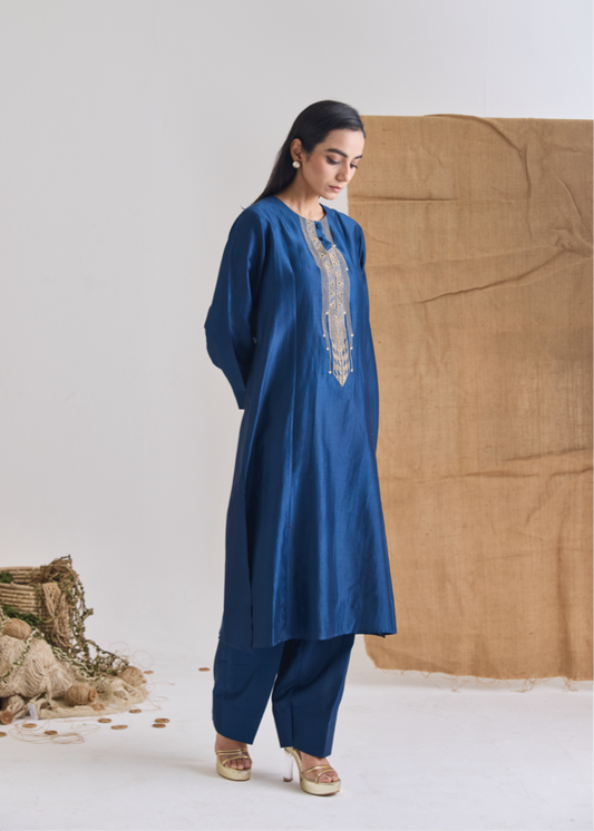 Long Jute Embroidered Kurta Set With Cocoon Pants