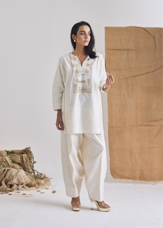 Short Jute Embroidered Kurta Set With Cocoon Pants