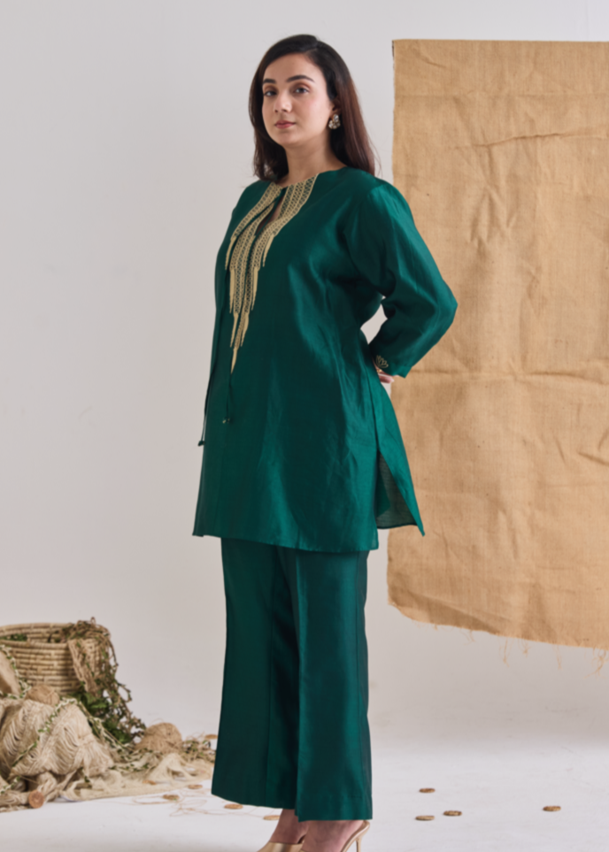 handcrafted jute neckline kurta set green