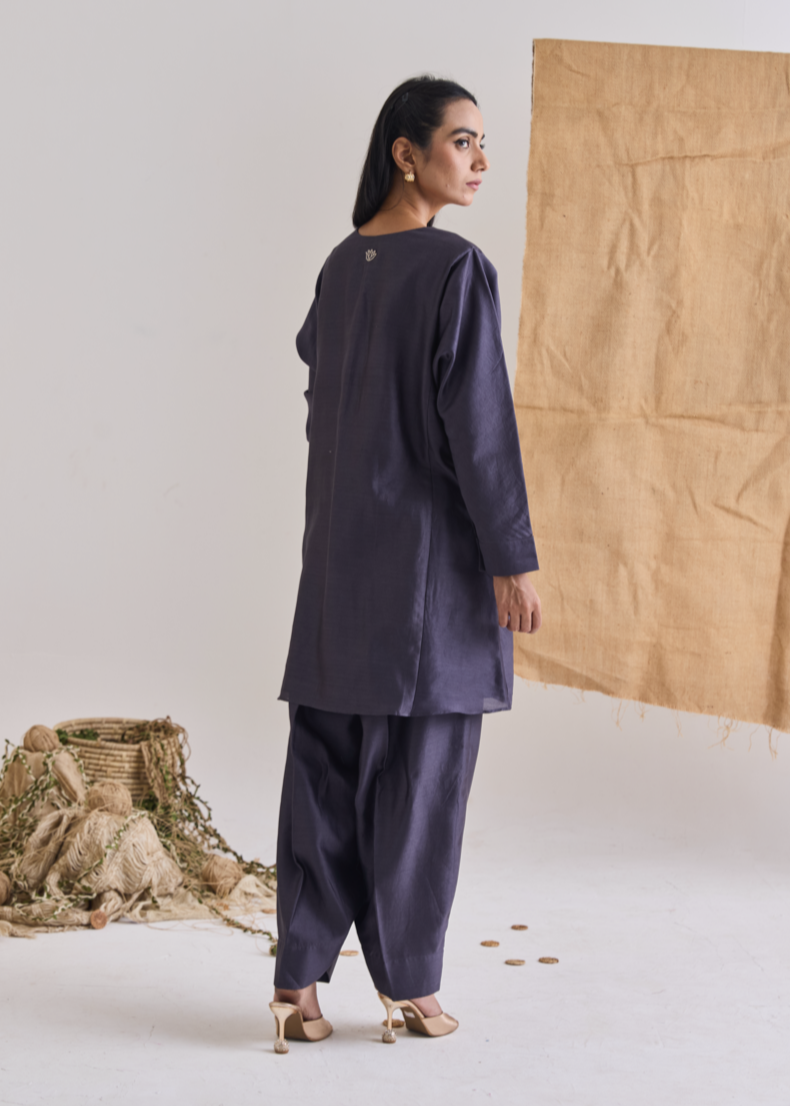 Short Jute Embroidered Kurta Set With Cocoon Pants