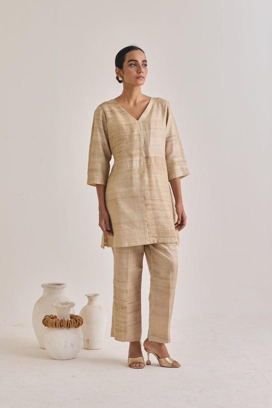 Hathkarga and Kora Tussar Blocked Co-ord Set