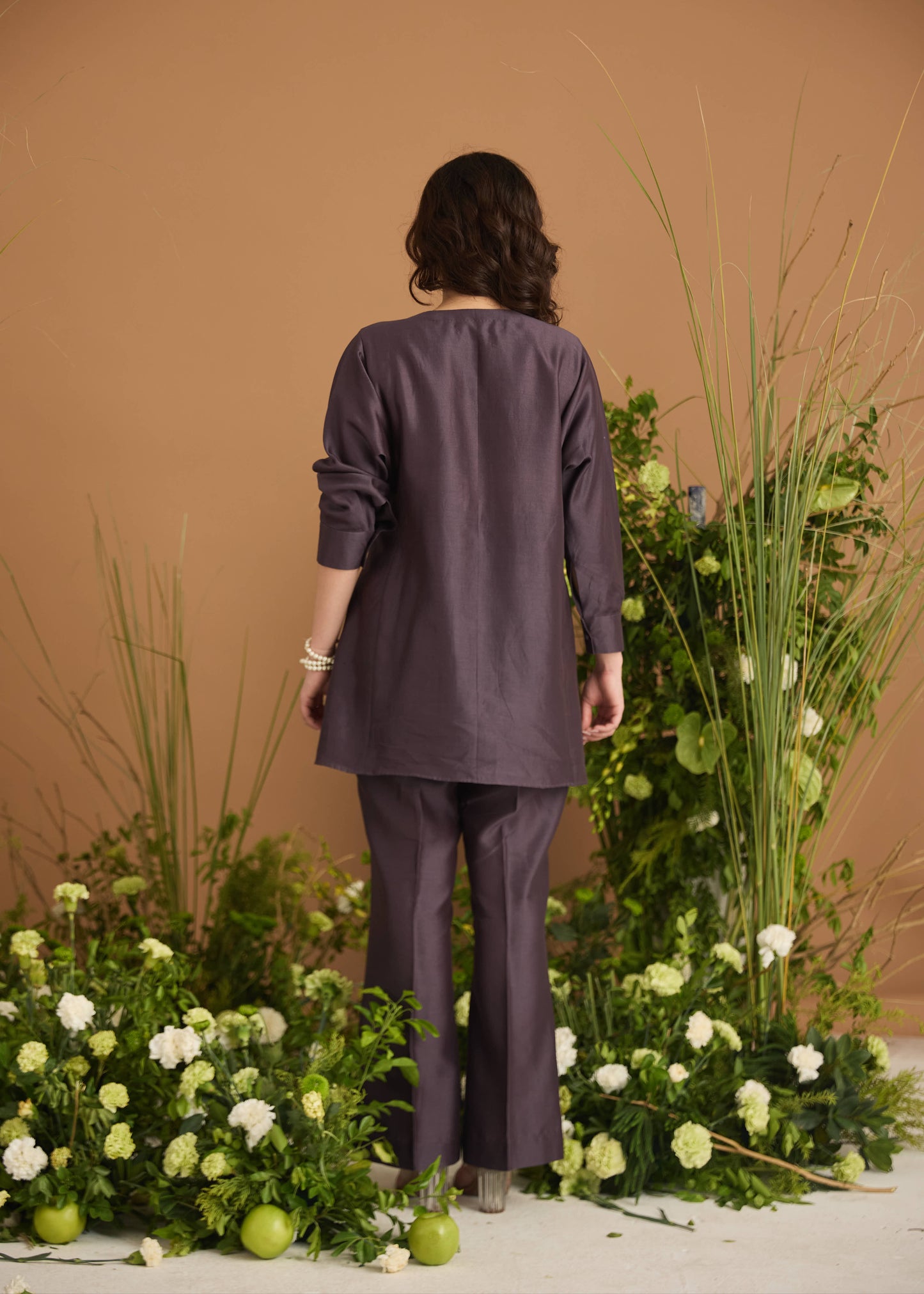 Short Jute Embroidered Kurta Set With Pants